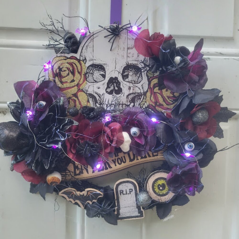 Goth Skull Light Up Wreath 14in